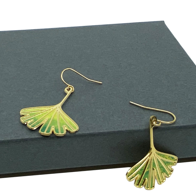"Ginkgo wintonensis" leaf earrings (brass)